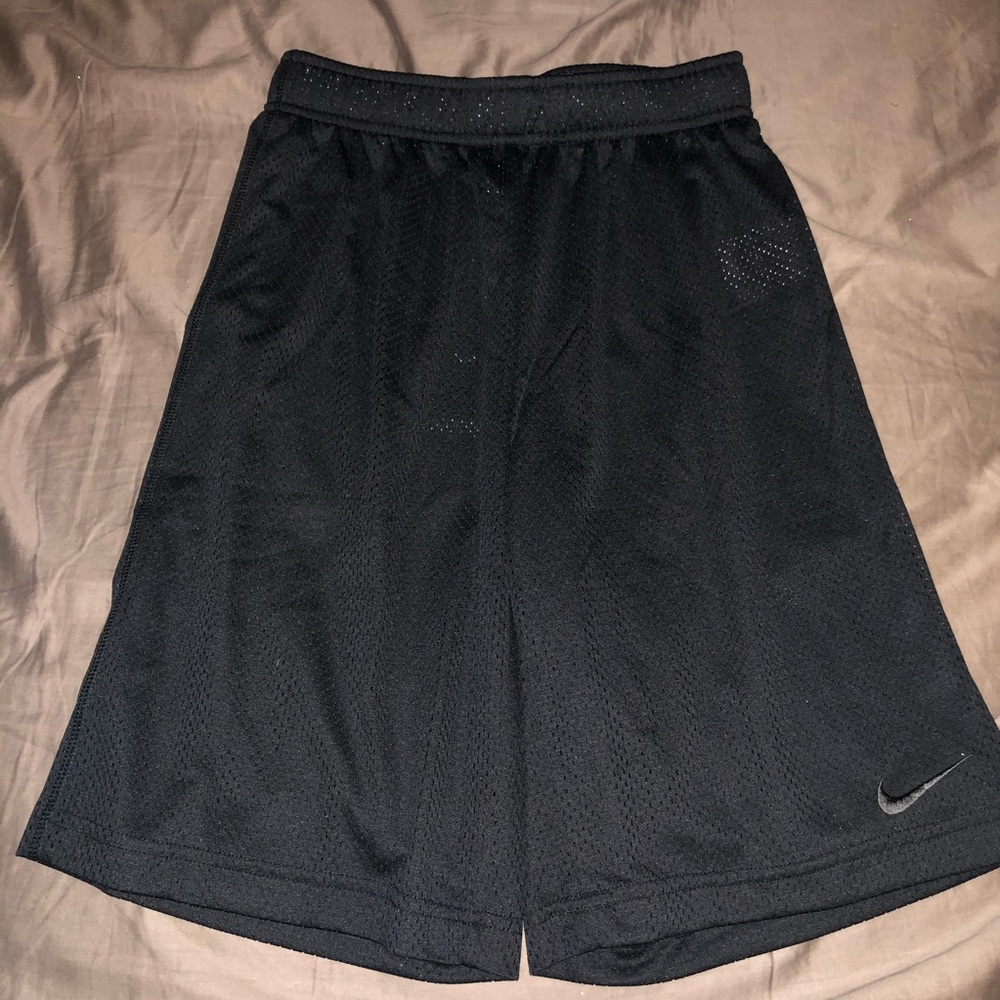 REDUCED! NWT Nike black shorts, youth medium